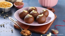 Chocolate Besan Ladoo