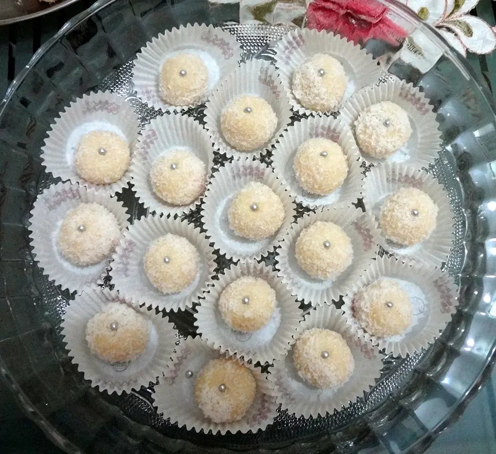 coconut-ladoo-1