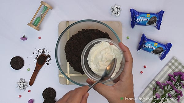 easy-oreo-cookie-balls-step-3