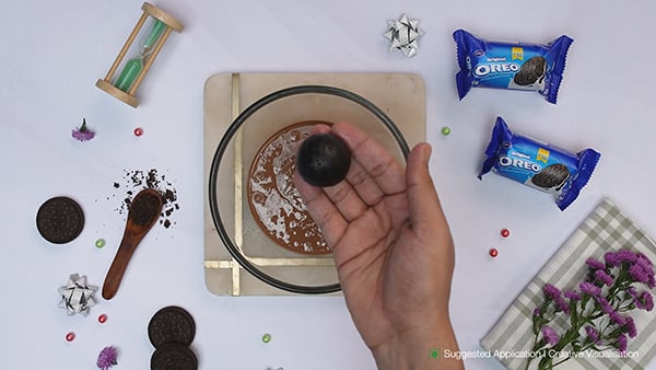 easy-oreo-cookie-balls-step-6